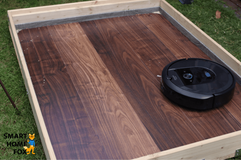 Результат теста на всасывание овсянки Roomba i7 на ламинатном полу